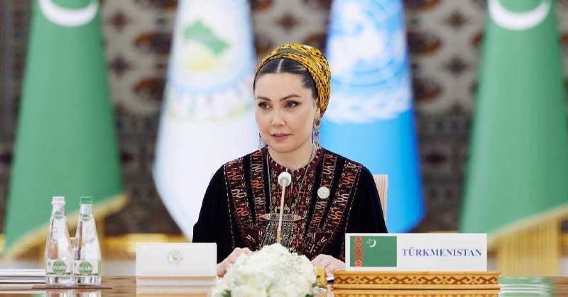 "Мұрагерлік миссия. Бердімұхамедов неге ұлын бақылау үшін қызын саясат сахнасына шығарды?"