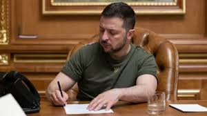 Зеленский үш елдің компанияларына қарсы санкция енгізді