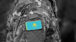 Алматы облысында 19 жастағы сарбаз қайғылы жағдайда қаза тапты: отбасы шындықтың жасырылып отырғанына сенімді