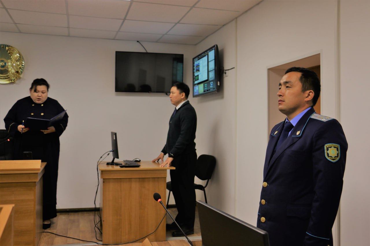 Пара алған экс-шенеунікке – 20 миллион теңге айыппұл салынды