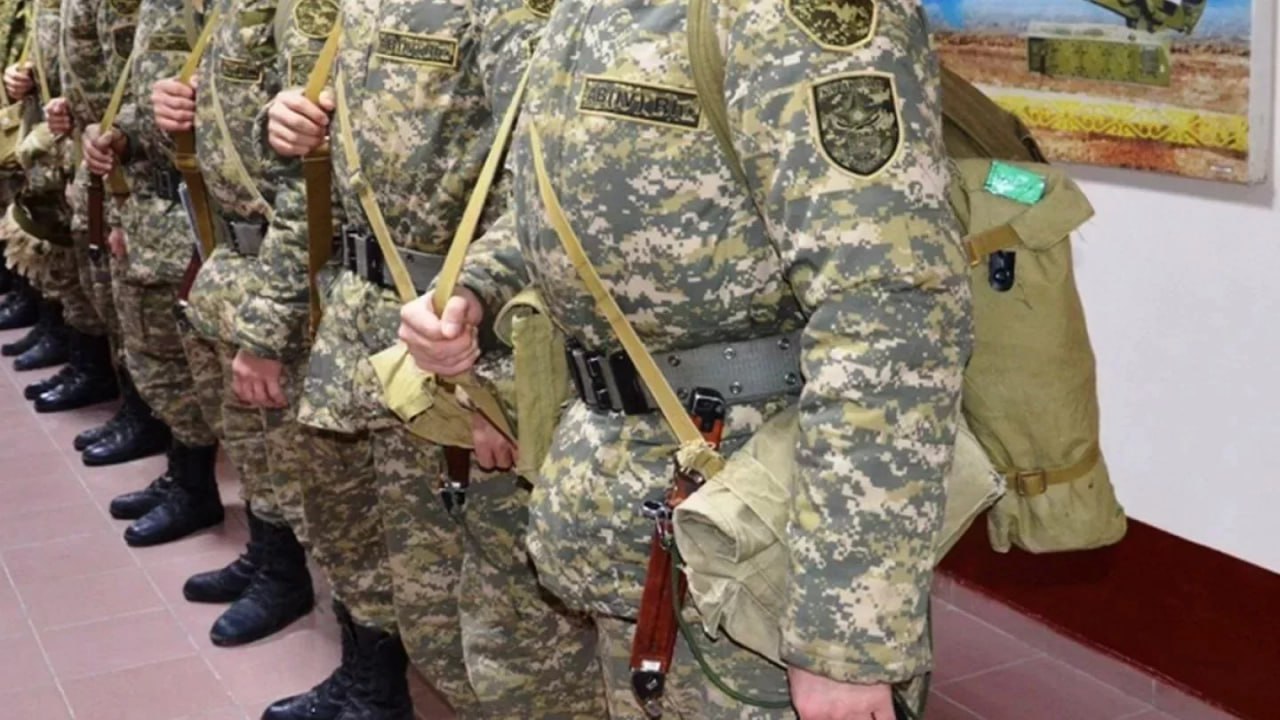 Армиядағы әлімжеттік пен суицид: депутаттар Қорғаныс министрлігінің үнсіздігіне алаңдаулы