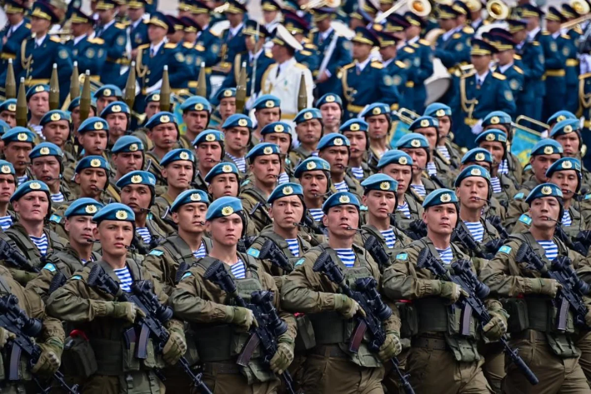 Қазақстан армиясындағы дадарыс кімге тиімді?