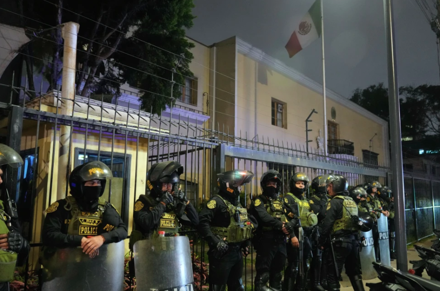 Перу Мексика президентін “персона нон грата” деп жариялады