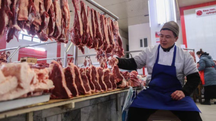 «Мал өсіру тиімсіз болып қалды». Ет бағасы шарықтап тұр – тығырықтан шығудың жолы қандай?
