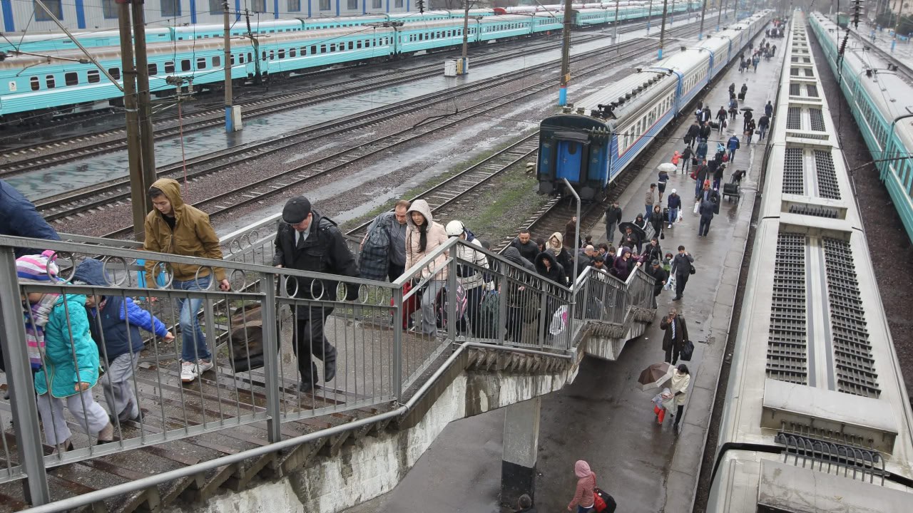 Алматыдағы пойызда 50-ден астам адам газдан уланды